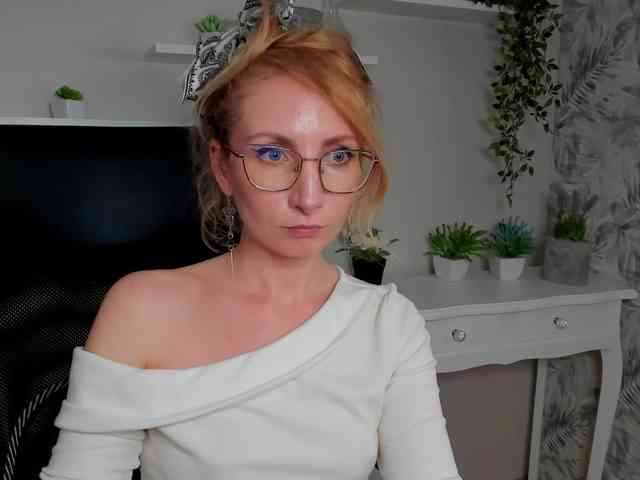 CinderellaMoon webcam