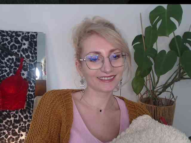 CinderellaMoon webcam