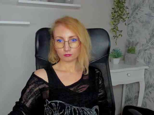 CinderellaMoon webcam