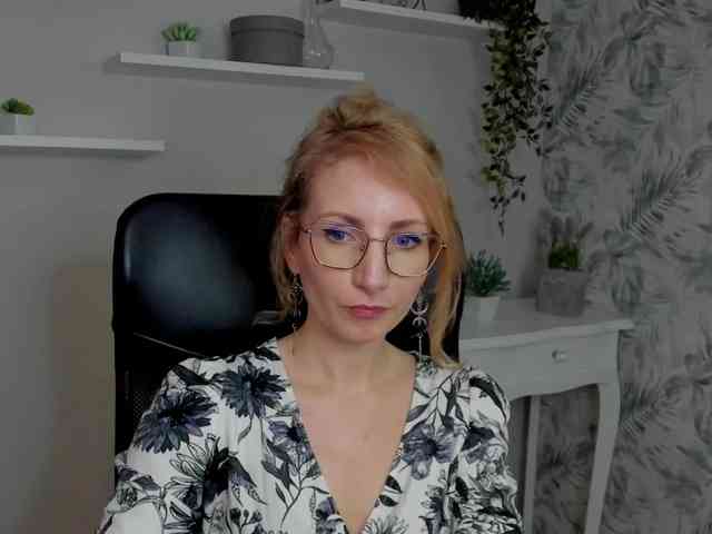 CinderellaMoon webcam