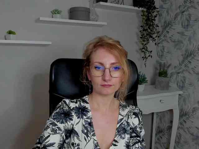 CinderellaMoon Live Webcam on BongaCams