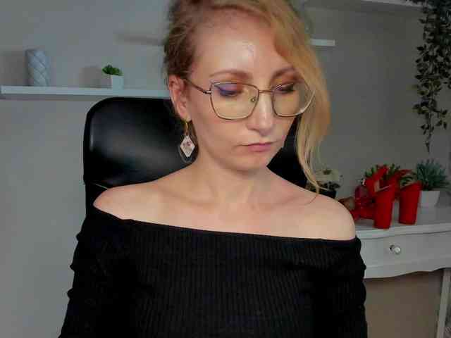 CinderellaMoon webcam