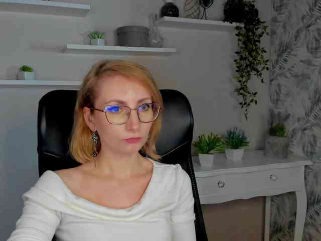 CinderellaMoon Live Webcam on BongaCams