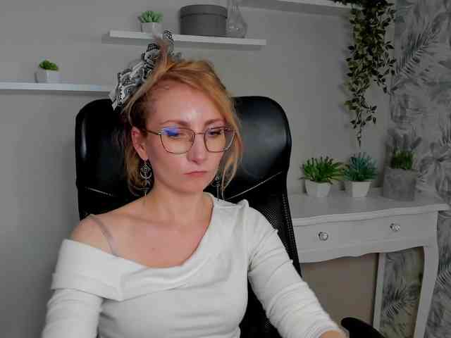 CinderellaMoon webcam