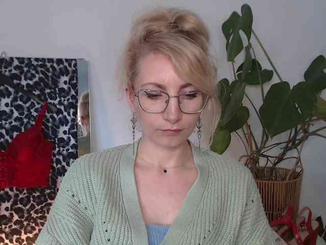 CinderellaMoon Live Webcam on BongaCams