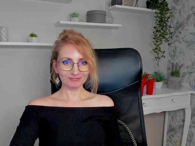 CinderellaMoon webcam