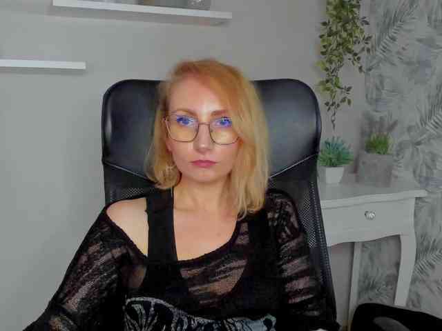 CinderellaMoon webcam