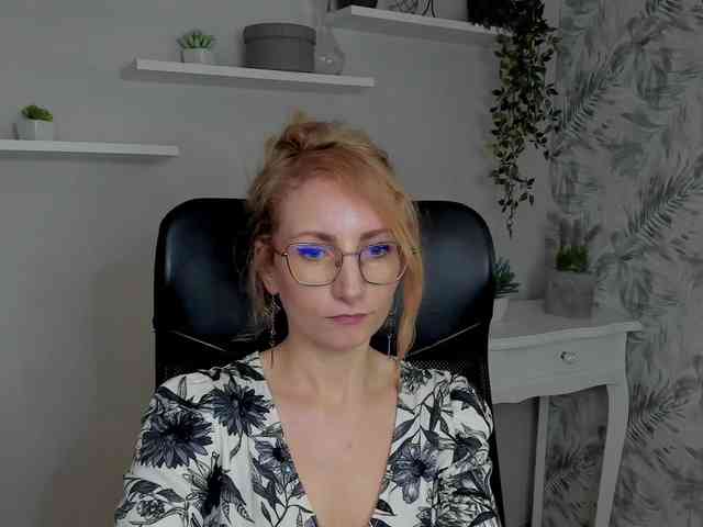 CinderellaMoon webcam