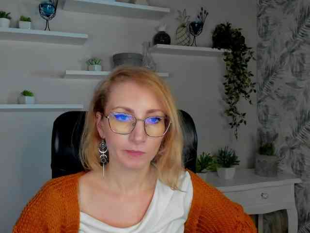 CinderellaMoon Live Webcam on BongaCams