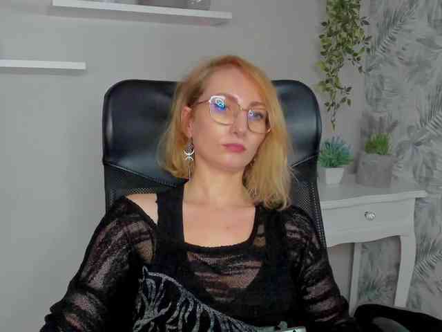 CinderellaMoon webcam