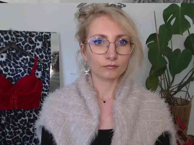 CinderellaMoon webcam