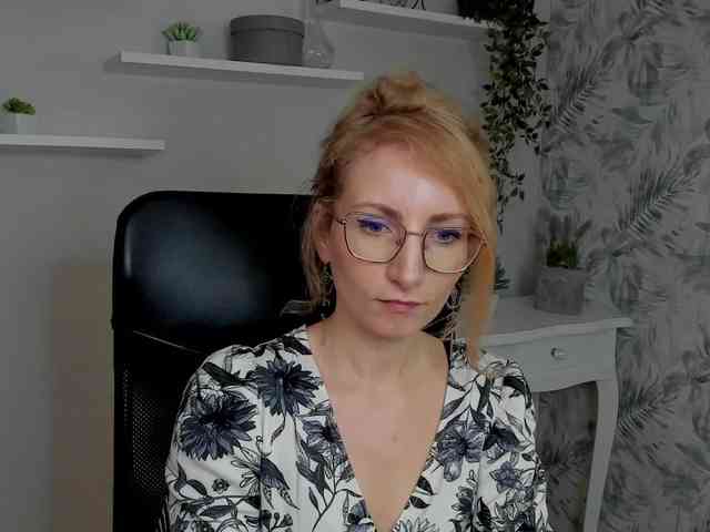 CinderellaMoon webcam