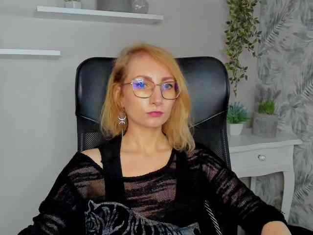 CinderellaMoon webcam