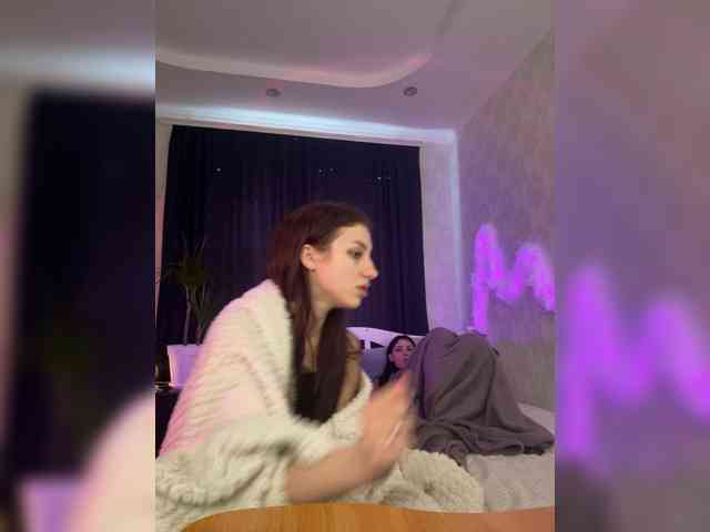 CutiesKittys Live Webcam on BongaCams