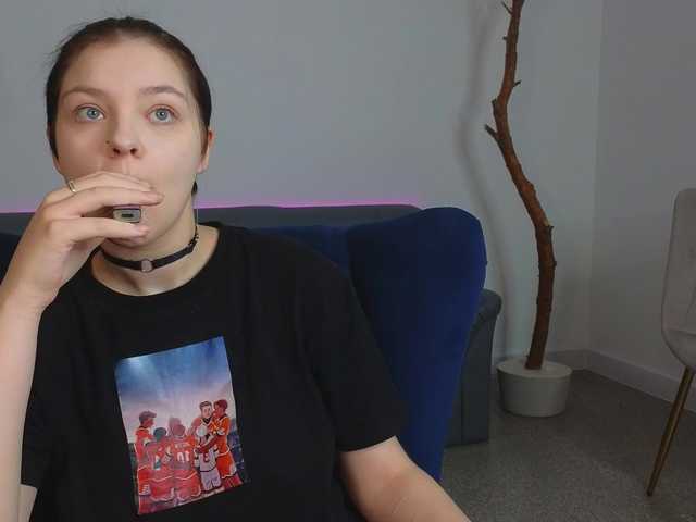 DeliaEffy's BongaCams show and profile