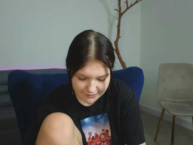 DeliaEffy live cam profile