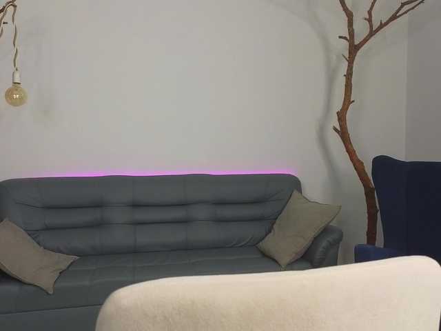 DeliaEffy's BongaCams show and profile