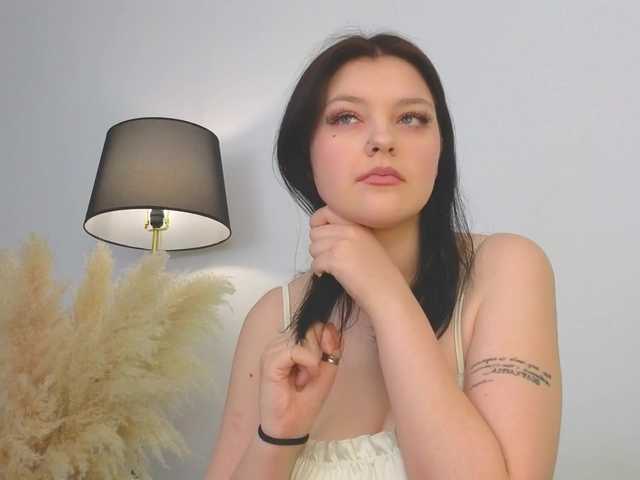 DeliaEffy's BongaCams show and profile