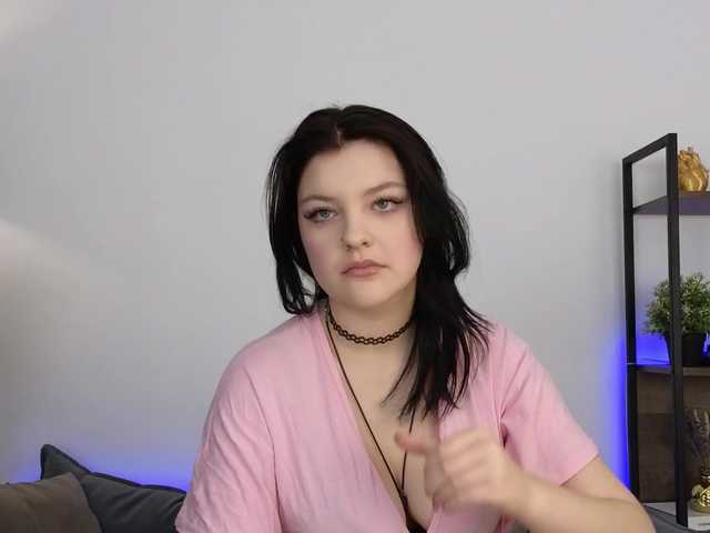 DeliaEffy's BongaCams show and profile