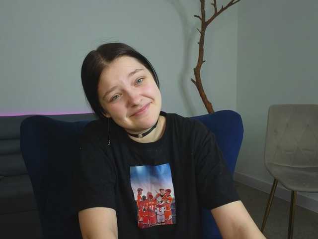 DeliaEffy's BongaCams show and profile