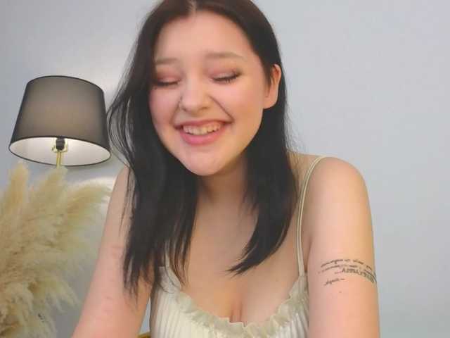 DeliaEffy's BongaCams show and profile