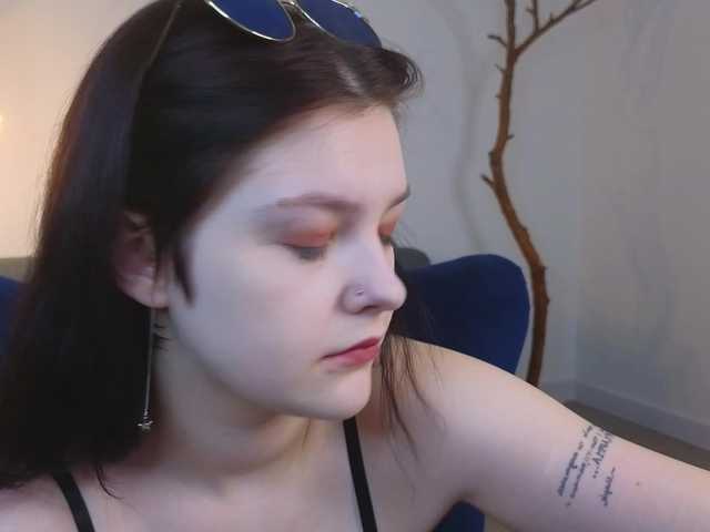 DeliaEffy's BongaCams show and profile