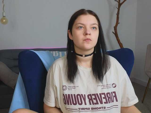 DeliaEffy's BongaCams show and profile