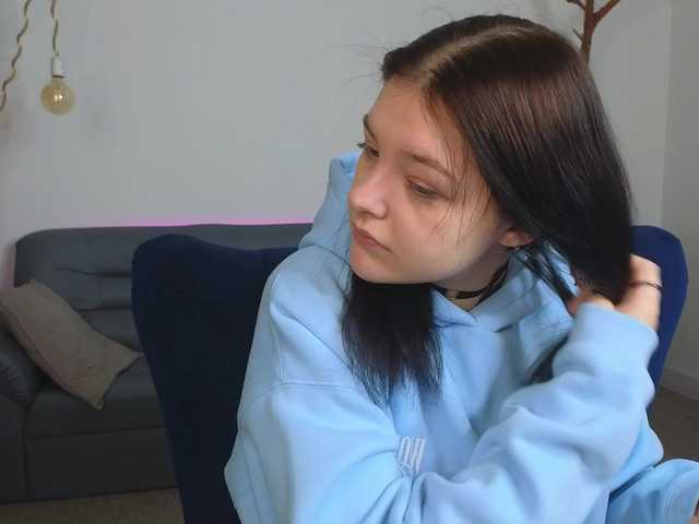 DeliaEffy live cam profile