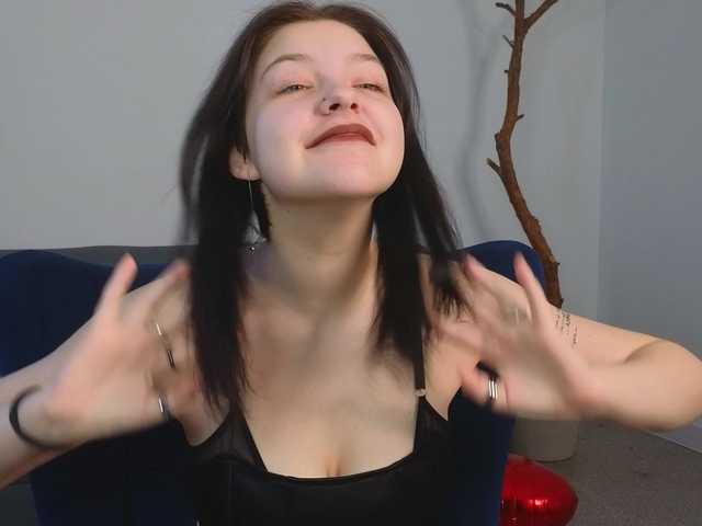 DeliaEffy's BongaCams show and profile