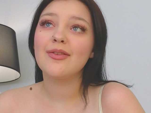 DeliaEffy's BongaCams show and profile