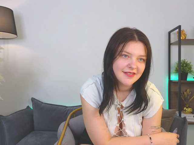DeliaEffy's BongaCams show and profile