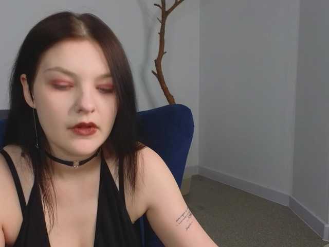 DeliaEffy's BongaCams show and profile