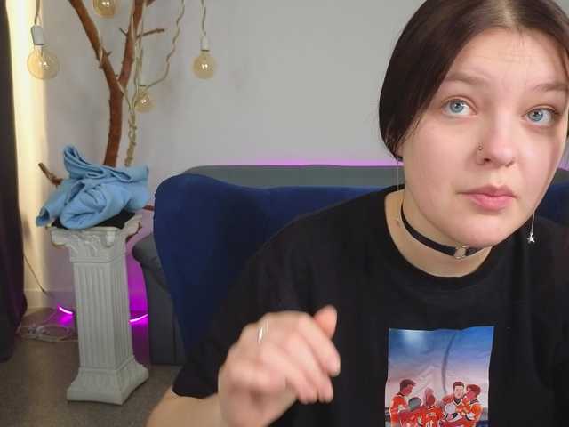 DeliaEffy's BongaCams show and profile