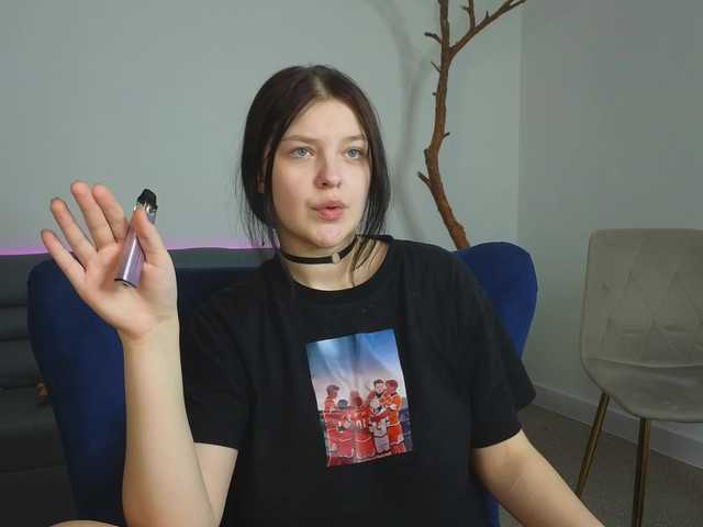 DeliaEffy's BongaCams show and profile