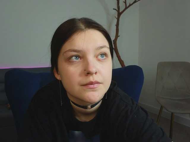 DeliaEffy's BongaCams show and profile