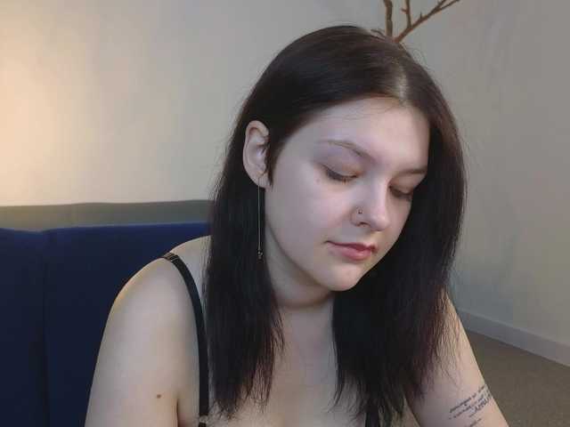 DeliaEffy's BongaCams show and profile