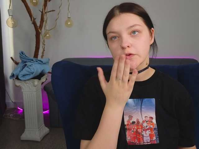 DeliaEffy's BongaCams show and profile