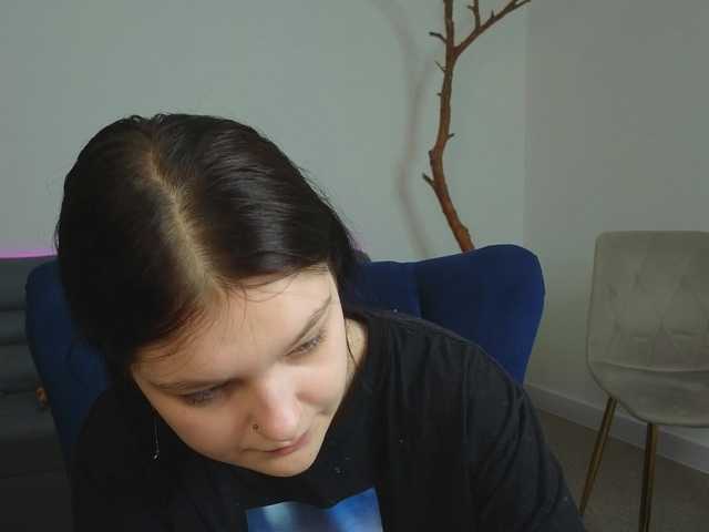 DeliaEffy's BongaCams show and profile
