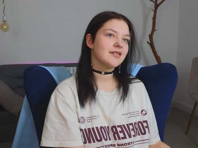 DeliaEffy's BongaCams show and profile