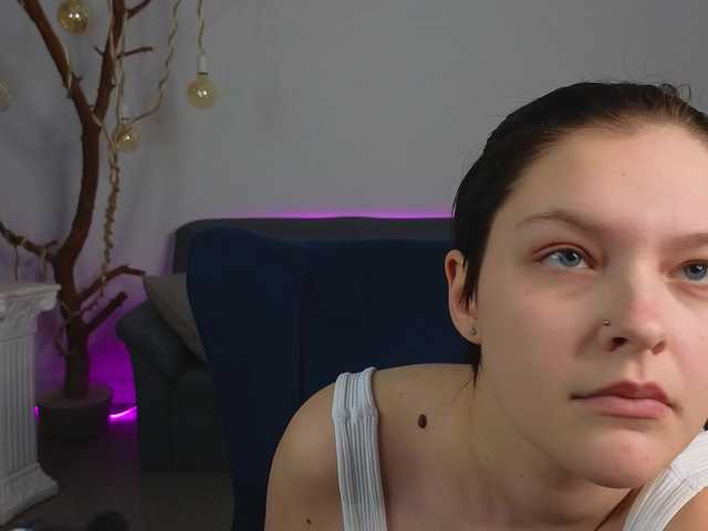DeliaEffy's BongaCams show and profile
