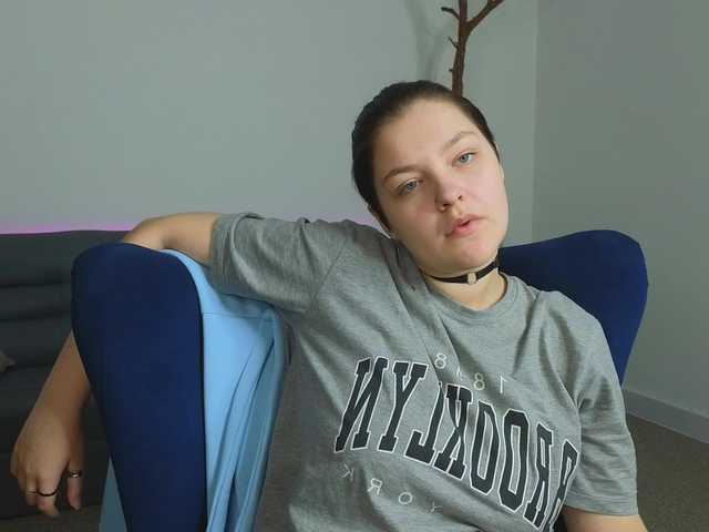 DeliaEffy's BongaCams show and profile