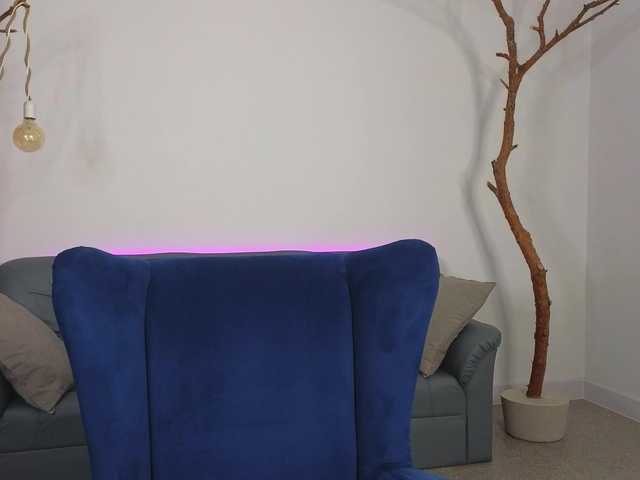 DeliaEffy's BongaCams show and profile