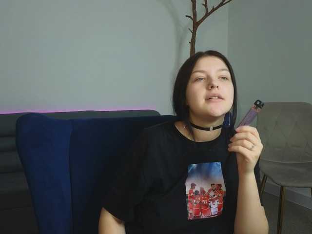 DeliaEffy's BongaCams show and profile