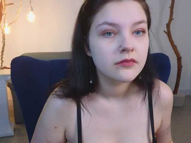DeliaEffy's BongaCams show and profile