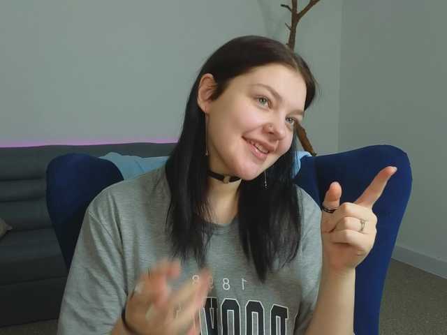 DeliaEffy's BongaCams show and profile