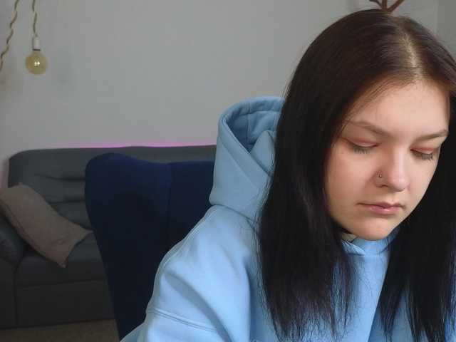 DeliaEffy live cam profile