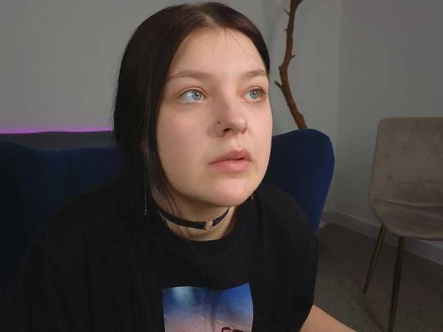 DeliaEffy's BongaCams show and profile