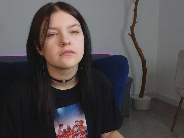 DeliaEffy's BongaCams show and profile