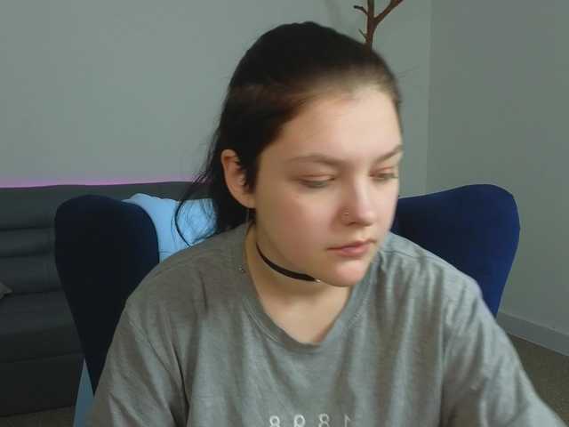 DeliaEffy live cam profile