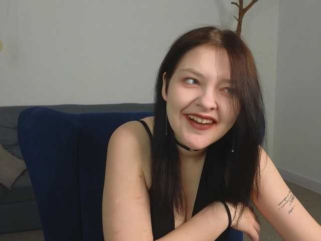 DeliaEffy's BongaCams show and profile